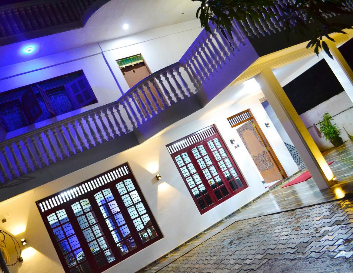Hewage Resort Анурадхапура Экстерьер фото